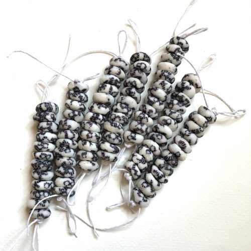 B+W Recycled Glass Beads